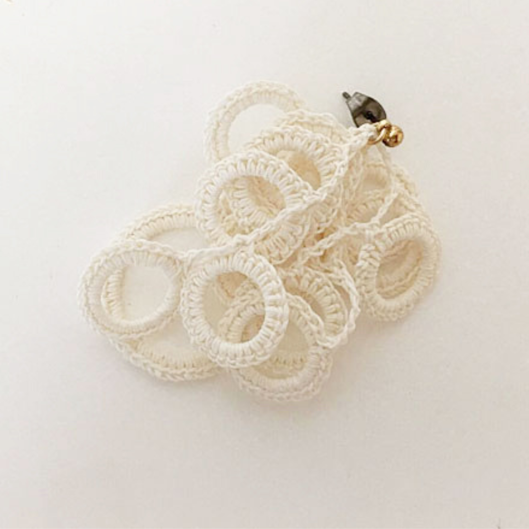 すずなり片耳ピアス/イヤリング