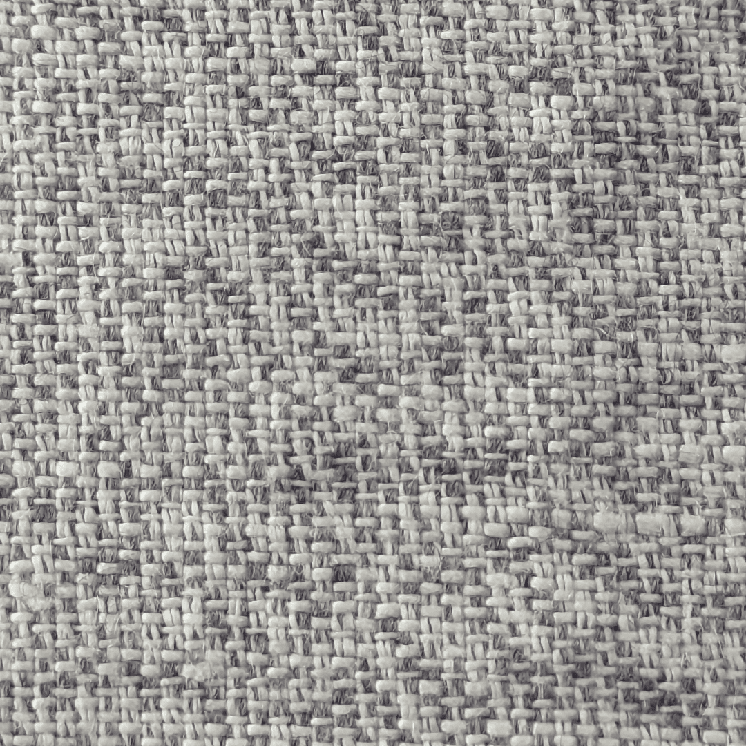 松久永助紙店オリジナルの紙布である、和紙とリネンでできた生地、織り目がわかるようにアップでうつっています。品名は24S514です。色は生成り色とグレーが混ざった色です。下記は関連するキーワードになります。美濃和紙 リネン コットン 備長炭入り レーヨン 紙布 和紙布 紙糸 和紙糸 自然素材 天然繊維 布 生地 テキスタイル textile 日本製 国内生産 こだわり 柔らかい 松久永助紙店オリジナル インテリア 縫製 ハンドメイド 服 小物 クラフト アート 販売 松久永助紙店 オンラインショップ 近くで和紙が売ってるところ