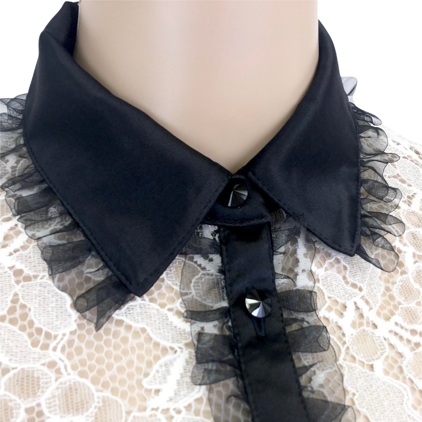 【至高の糸が紡ぐ、纏う芸術品】美濃和紙レースブラウス